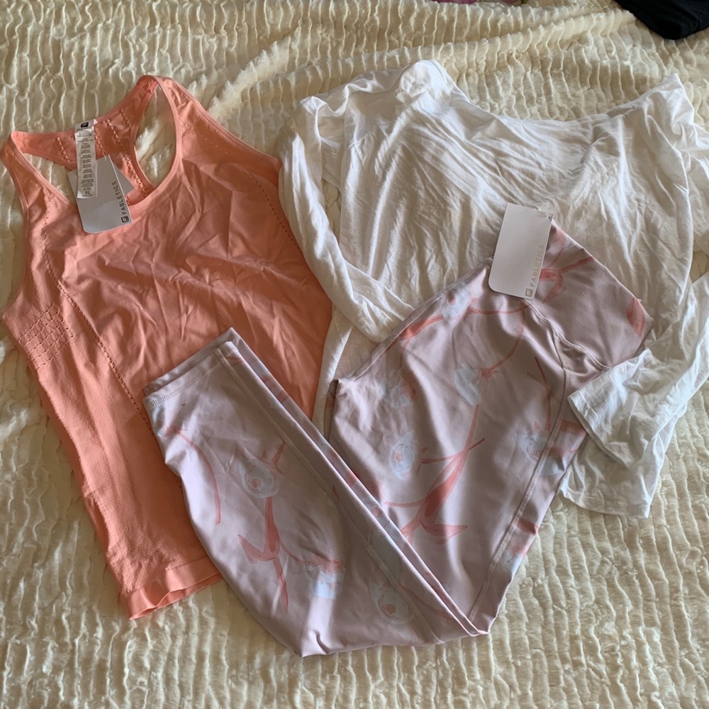 Fabletics Bundle - Picture 7 of 8